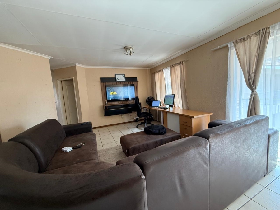 2 Bedroom Property for Sale in Rustenburg Central North West